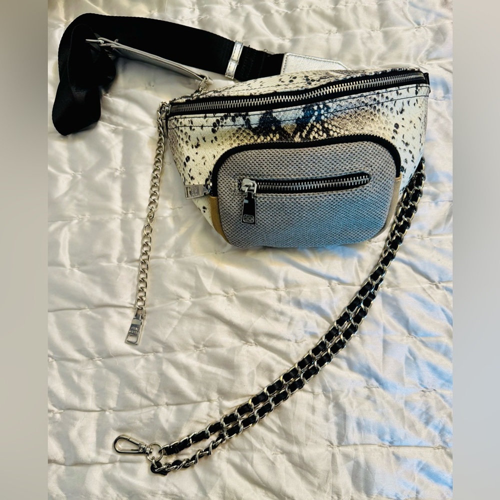 Steve Madden Snake Print Shoulder / Belt Bag in Black and Cream NWOT - Picture 5 of 15